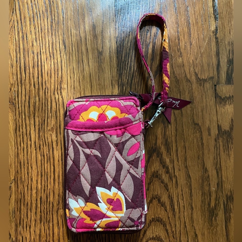 Vera Bradley Carnaby Wristlet Wallet - Retired Pattern Quilted Floral Phone Zip